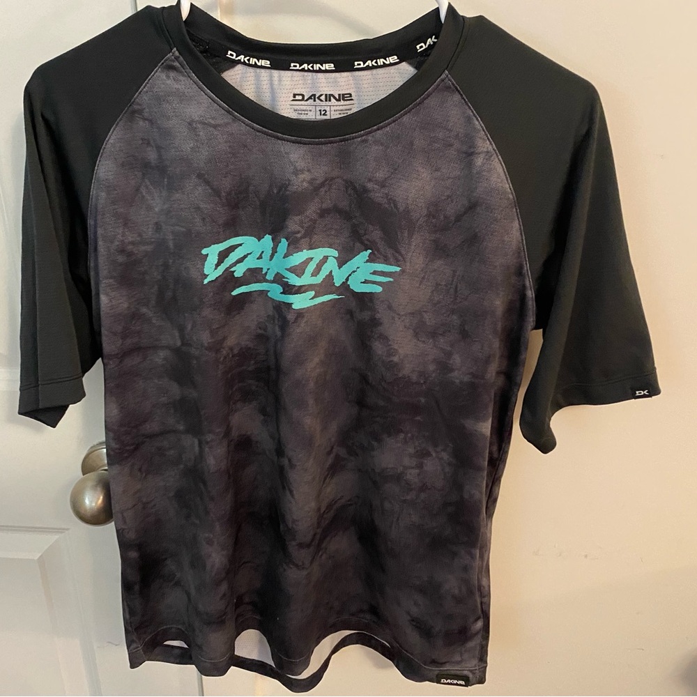 Dakine size 12 teen